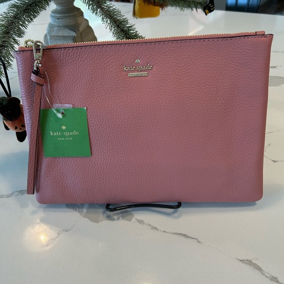 kate spade Wristlet - Picture 1 of 8